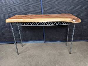 lot 62 image: Beautiful Live Edge Table K
