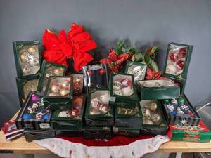 lot 220 image: Collection of Christmas Decorations Krebs Glass Ornaments, Artificial Wreaths, Tree Skirt and More H