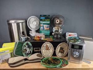 lot 231 image: Miscellaneous Items Stain Glass Wall Decor, Organization Baskets, Audiovox Stereo, Musical Deer Globe, Reebok Ankle Weights and Much More H