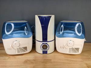 lot 215 image: (2) Vicks Filtered Cool Moisture Evaporative Humidifiers and Comfort Zone Ultrasonic Humidifier H