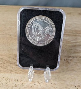 lot 54 image: 1985 Engelhard Prospector One Ounce Fine Silver Coin K
