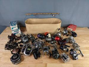 lot 292 image: Large Collection of Fly Fishing & Spinning Reels (Many Vintage) with Basket - Pflueger, Tebco, Shakespeare, and more M