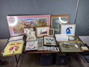 lot 277 image: A Collection of Decorative Wall Art and Picture Frames  M