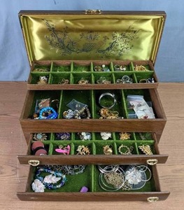 lot 253 image: Wood Jewelry Storage Box with Costume Jewelry Bracelets, Earrings, Brooches, Rings and More M