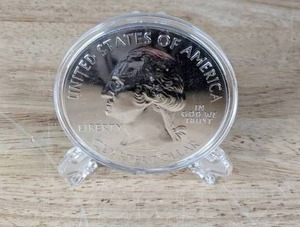 lot 38 image: Large 5 Oz .999 Fine Silver 2018 United States Quarter, Minnesota Voyageurs K