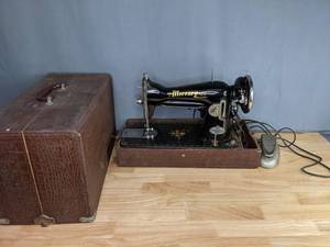 lot 711 image: Vintage Mercury Electric Dial-O-Matic Sewing Machine  M