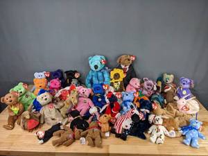 lot 299 image: Ty Beanie Babies Collection M