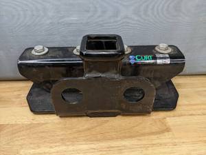 lot 752 image: SUV Trailer Hitch K