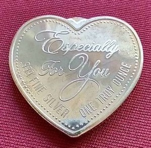 lot 15 image: 1 Oz Silver Heart Round
