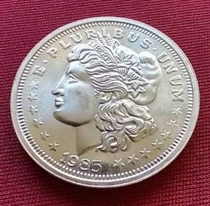 lot 18 image: 1985 1 Oz. Silver Round