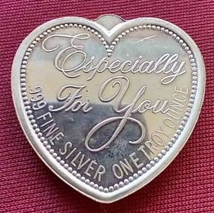 lot 25 image: 1 Oz Silver Heart Round