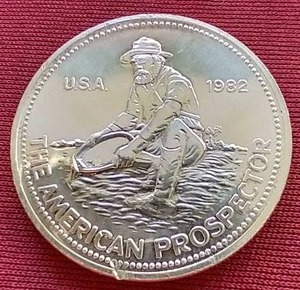 lot 52 image: 1982 1 Oz. Silver Engelhard Prospector Round