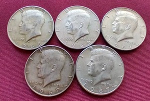 lot 118 image: (5) 40% Silver Kennedy Half Dollars