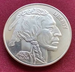 lot 143 image: 1 Oz Buffalo Silver Round