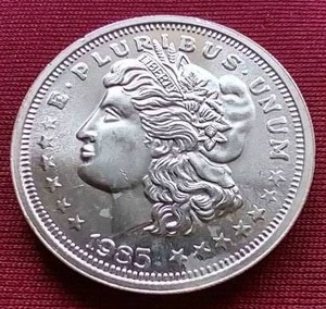 lot 157 image: 1985 1 Oz. Silver Round