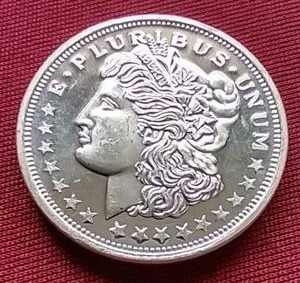 lot 173 image: 1 Oz. Silver Round