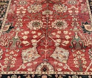 lot 2A image: Elegant Wool Oriental Area Rug  95 x 123
