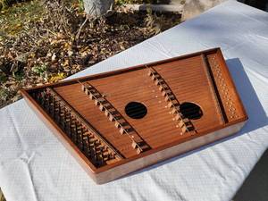 lot 125C image: Vintage Hammered Dulcimer