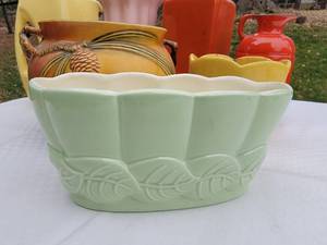 lot 71 image: Mid-Century Art Pottery Collection