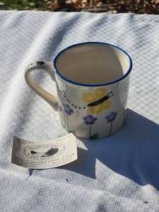lot 161 image: Amazing Hand Painted Coffee Mug