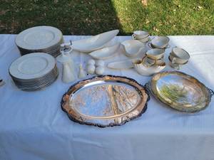 lot 89 image: Brilliant Lenox Fine China Service