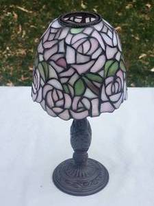 lot 157 image: Charming Stained Glass Shade Candle Lamp