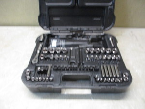 lot 9 image: Craftsman Socket Set