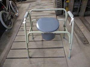 lot 38 image: Gaurdian Porta-potty