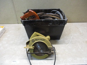 lot 49 image: Bin of misc Tools