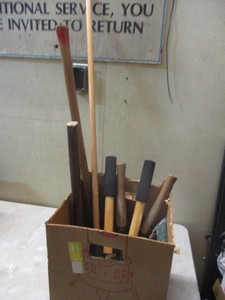 lot 50 image: Lot of Yard Tools