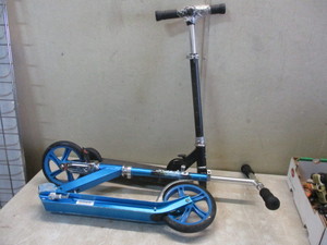 lot 84 image: 2 Scooters