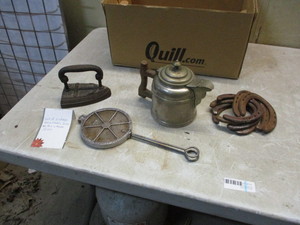lot 101 image: Vintage Cast Iron Items