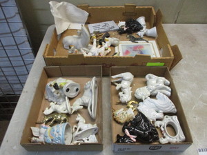 lot 110 image: Unicorn Figurines