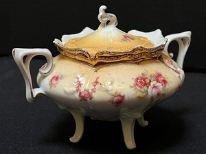 lot 515 image: Antique RS Prussia Cream and Sugar Set