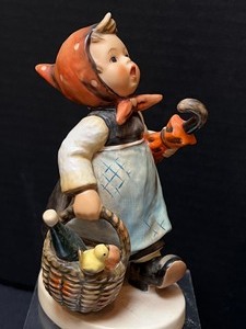lot 600 image: Assortment of Five Vintage Collectible Hummel Figurines including Hummel Figurine Easter Greetings and More