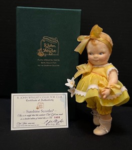 lot 564 image: R. John Wright Collector Club Doll Sunshine Scootles