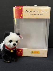 lot 543 image: Steiff 2007 Limited Edition Baby Panda Ornament 669774