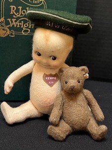 lot 526 image: R. John Wright Kewpie and Teddy