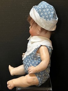 lot 524 image: Adorable Vintage Heubach Koppelsdorf Doll