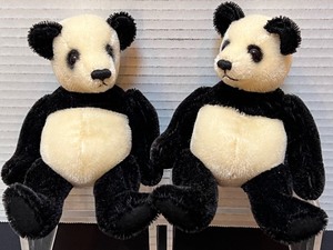 lot 539 image: Pair of Brianna Rose Collection Panda Bears