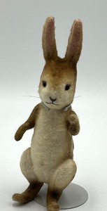 lot 581 image: R. John Wright Winnie the Pooh Pocket Rabbit