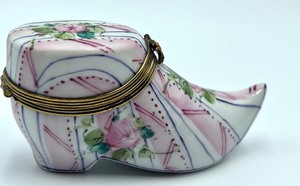 lot 548A image: Limoges Floral Shoe Miniature Trinket Box