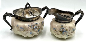lot 541A image: Antique Wavecrest Cream and Sugar Set