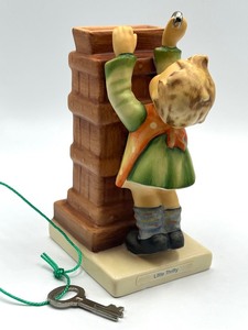 lot 568 image: Goebel Hummel Bank Little Thrifty
