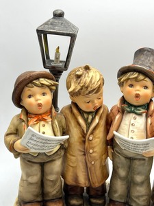 lot 594 image: Large Hummel Figurine Harmony in Four Parts
