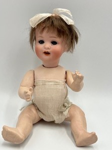 lot 627 image: Antique German Heubach Koppel Doll