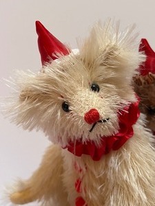 lot 628 image: Adorable Vintage Bear on Rolling Card with Two Artisan Clown Bears by Muriel