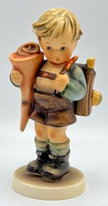 lot 624 image: Three Hummel Figurines Hummel Figurine Bashful, Hummel Figurine Little Scholar and Hummel Figurine Valentine Gift