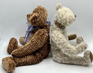 lot 625 image: Two Sweet Artisan Created Teddy Bears Artisan Bear by Joan Woessner & Artisan Bear by Linda Minter