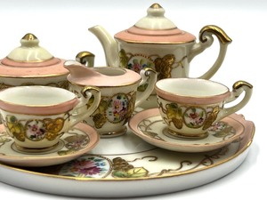 lot 608 image: Vintage Doll Tea Set (Occupied Japan)